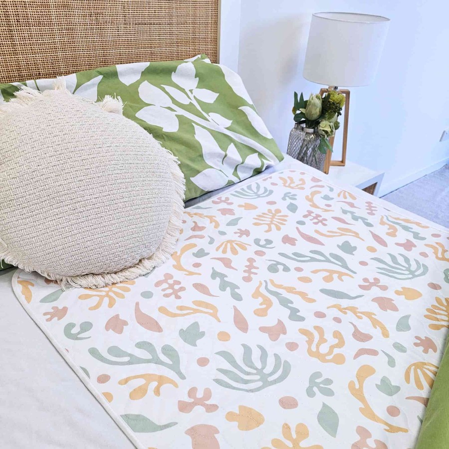 Conni Reusable Bed Pad - Organic Print
